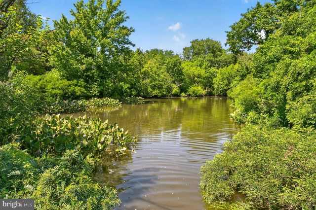 319 N NEWTON LAKE DR, Collingswood, NJ 08108