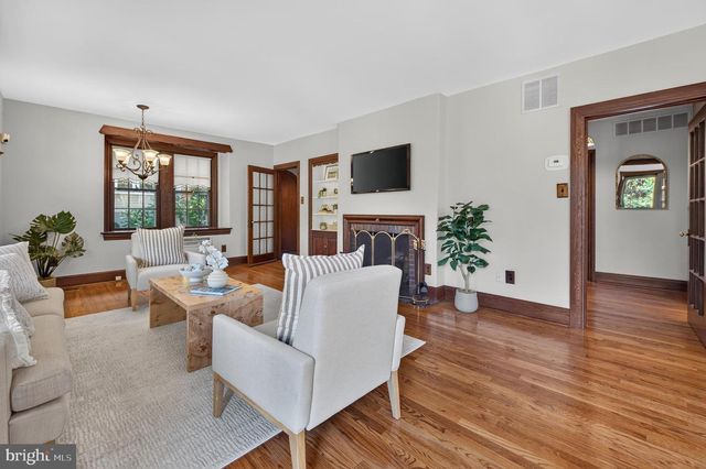 319 N NEWTON LAKE DR, Collingswood, NJ 08108