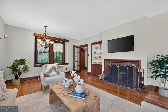319 N NEWTON LAKE DR, Collingswood, NJ 08108
