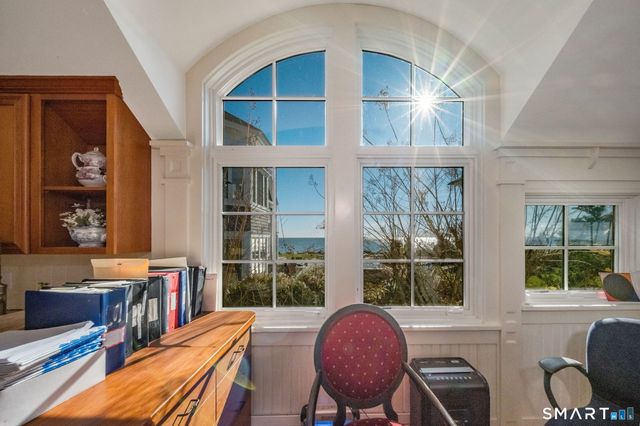 84 Johnsons Point Road, Branford, CT 06405