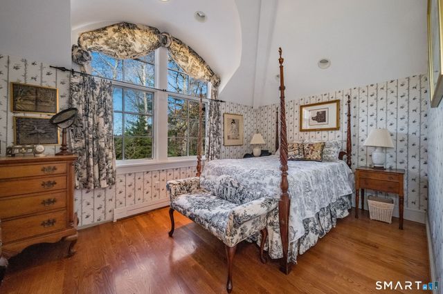 84 Johnsons Point Road, Branford, CT 06405