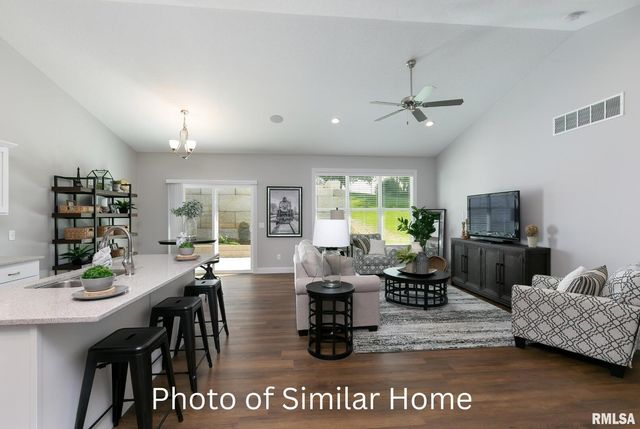 35 FRANK Court, Le Claire, IA 52753