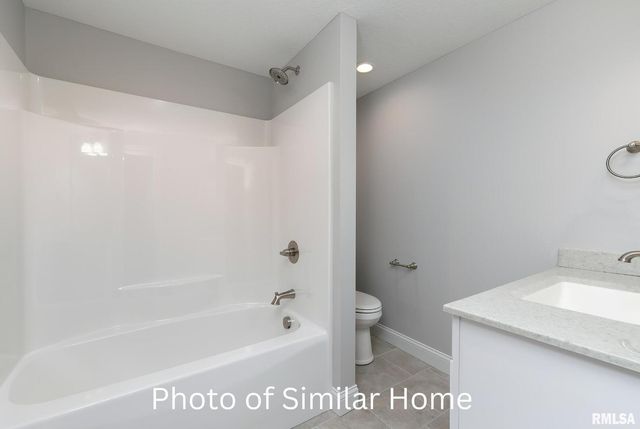 35 FRANK Court, Le Claire, IA 52753