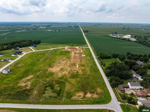 35 FRANK Court, Le Claire, IA 52753