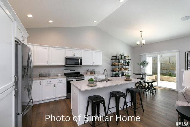 35 FRANK Court, Le Claire, IA 52753