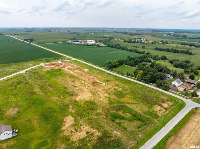 35 FRANK Court, Le Claire, IA 52753