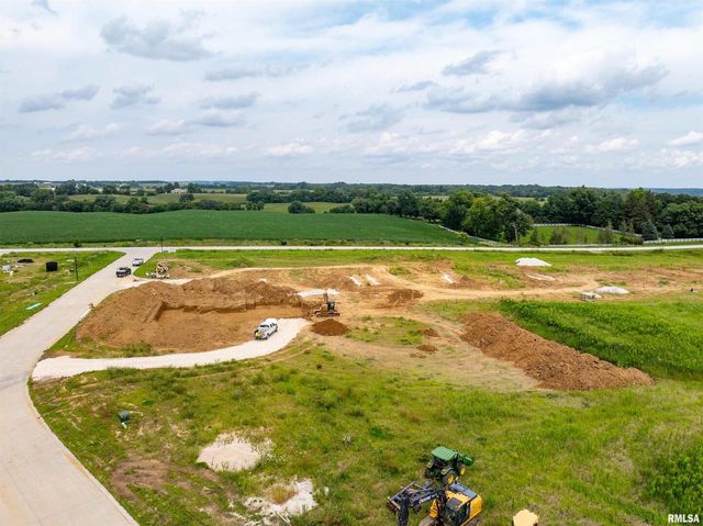 35 FRANK Court, Le Claire, IA 52753