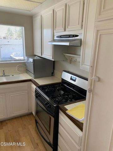 2033 Calle La Sombra 4, Simi Valley, CA 93063