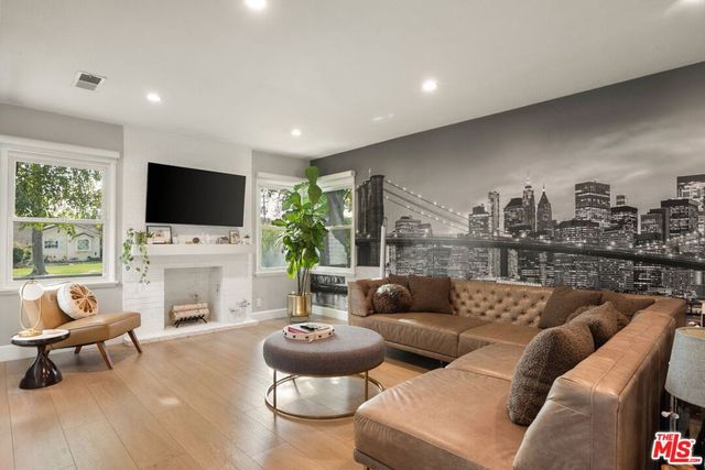 14745 Cumpston Street, Sherman Oaks, CA 91411