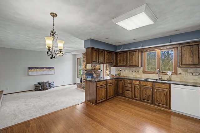 24 Lori Lane Court, Geneseo, IL 61254