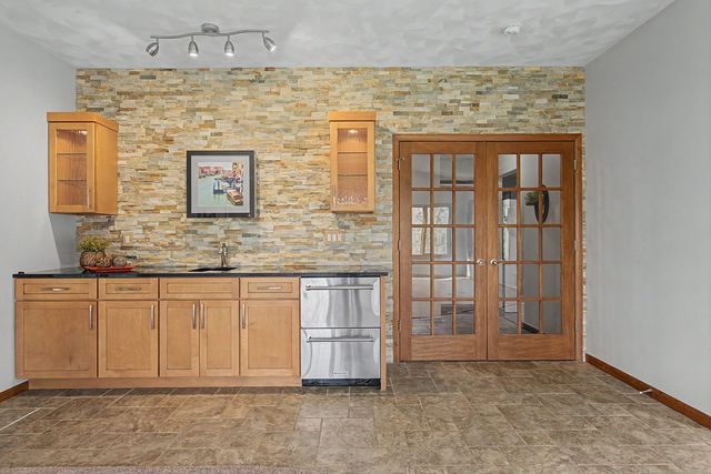 24 Lori Lane Court, Geneseo, IL 61254