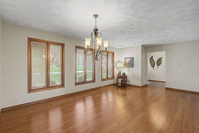 24 Lori Lane Court, Geneseo, IL 61254