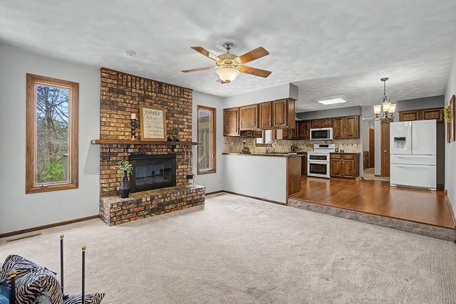 24 Lori Lane Court, Geneseo, IL 61254