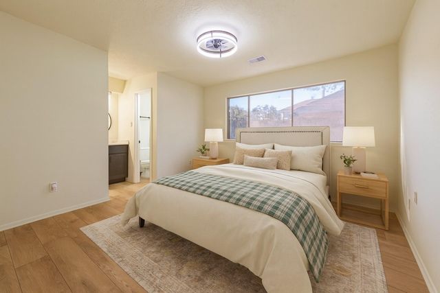 462 Capehill Drive, Houston, TX 77598