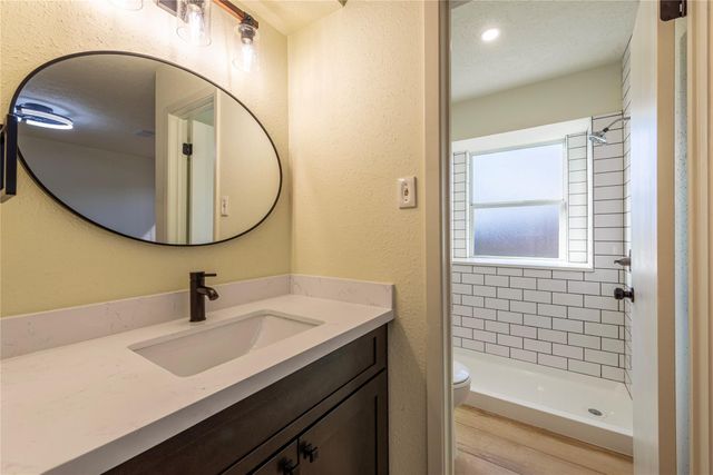 462 Capehill Drive, Houston, TX 77598