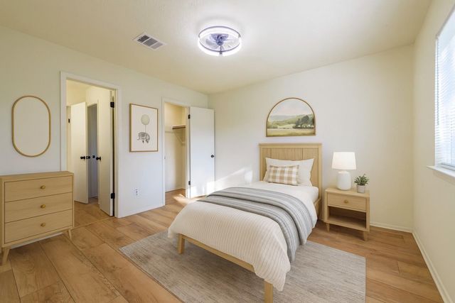 462 Capehill Drive, Houston, TX 77598