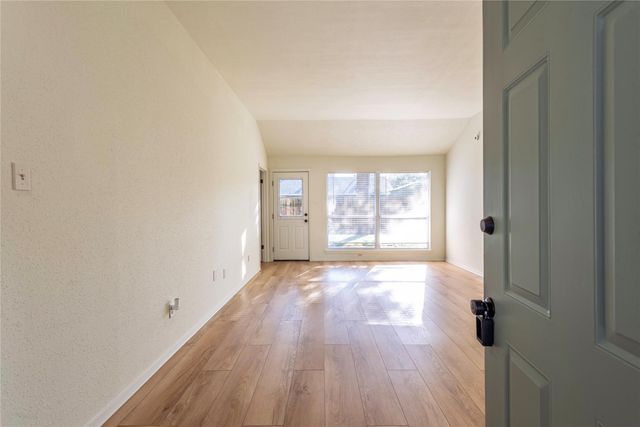 462 Capehill Drive, Houston, TX 77598