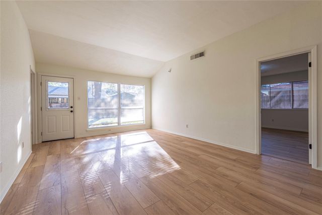 462 Capehill Drive, Houston, TX 77598