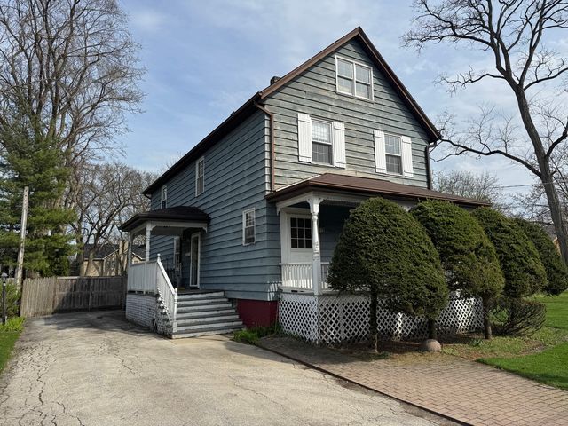 933 Harms Road, Glenview, IL 60025