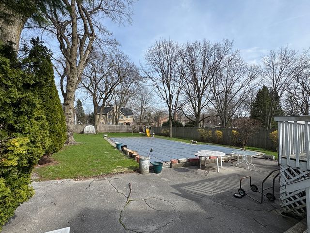 933 Harms Road, Glenview, IL 60025