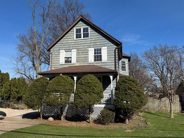 933 Harms Road, Glenview, IL 60025