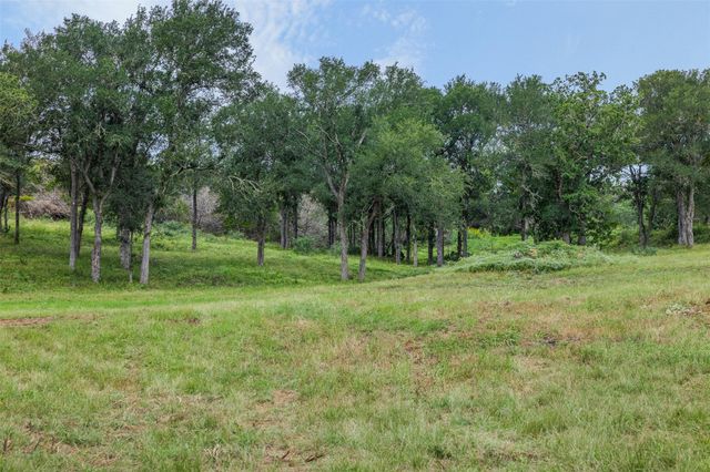401 FM 672, Dale, TX 78616