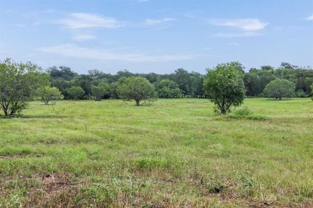 401 FM 672, Dale, TX 78616