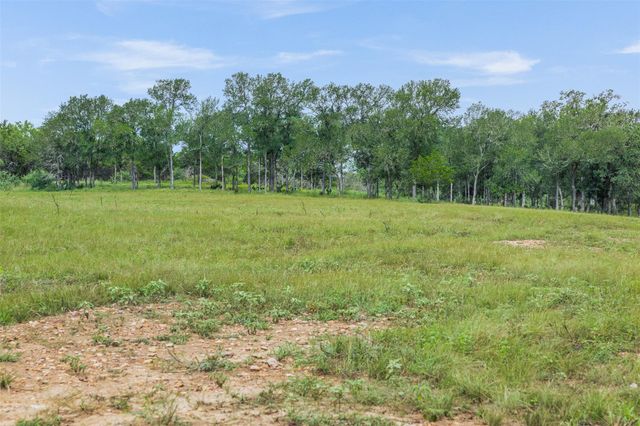 401 FM 672, Dale, TX 78616