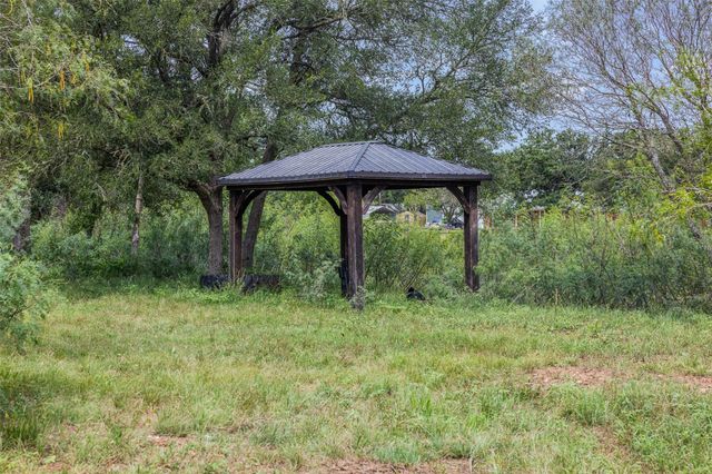 401 FM 672, Dale, TX 78616