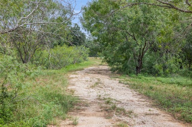 401 FM 672, Dale, TX 78616