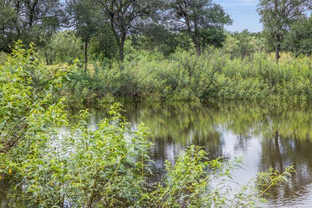 401 FM 672, Dale, TX 78616