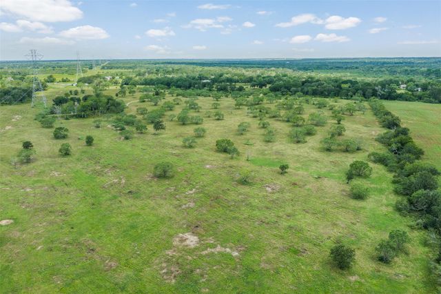 401 FM 672, Dale, TX 78616