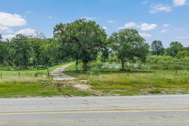 401 FM 672, Dale, TX 78616
