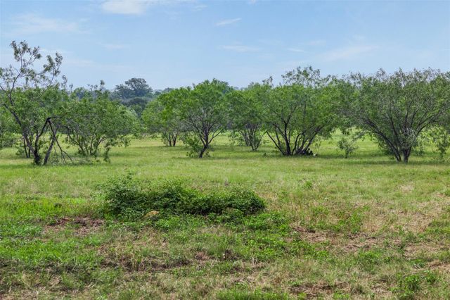 401 FM 672, Dale, TX 78616