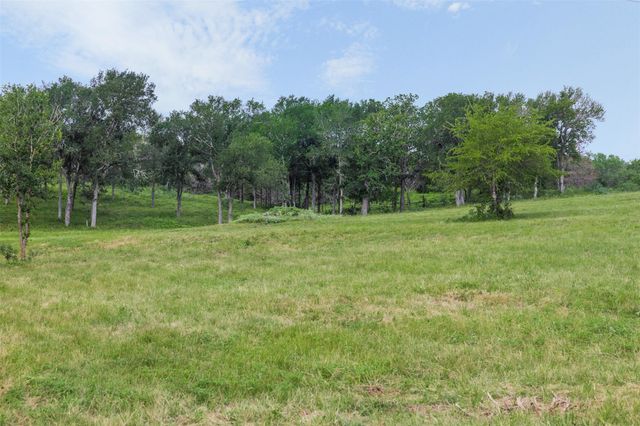 401 FM 672, Dale, TX 78616