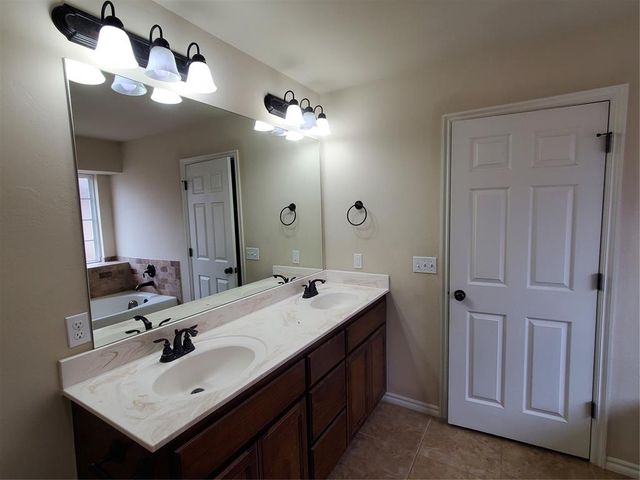 16113 Juliet Drive, Edmond, OK 73013