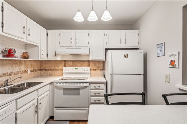 11 Vista Gardens Trail 204, Vero Beach, FL 32962