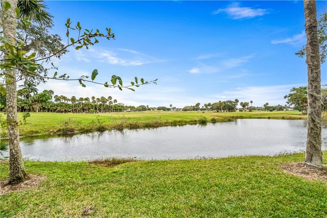 11 Vista Gardens Trail 204, Vero Beach, FL 32962