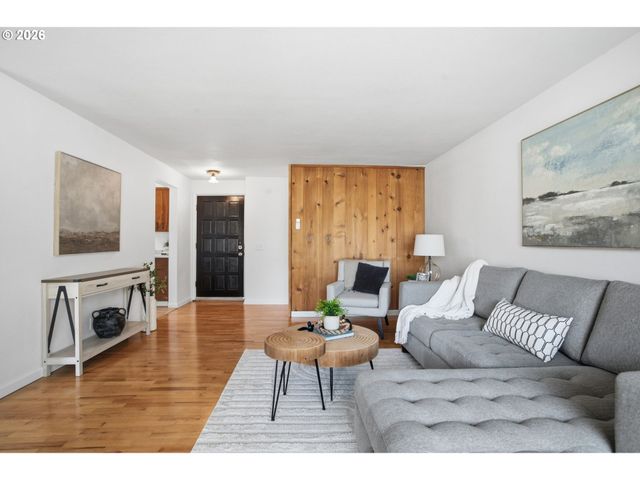 4295 FERRY St, Eugene, OR 97405