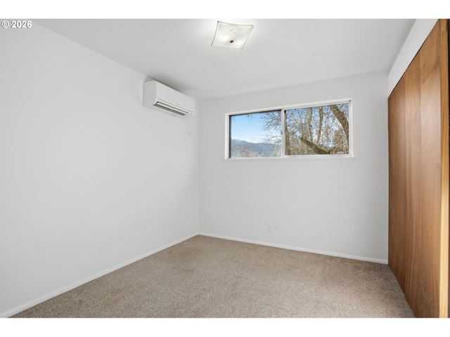 4295 FERRY St, Eugene, OR 97405