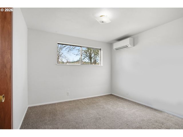 4295 FERRY St, Eugene, OR 97405