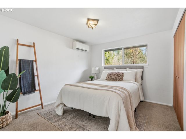 4295 FERRY St, Eugene, OR 97405