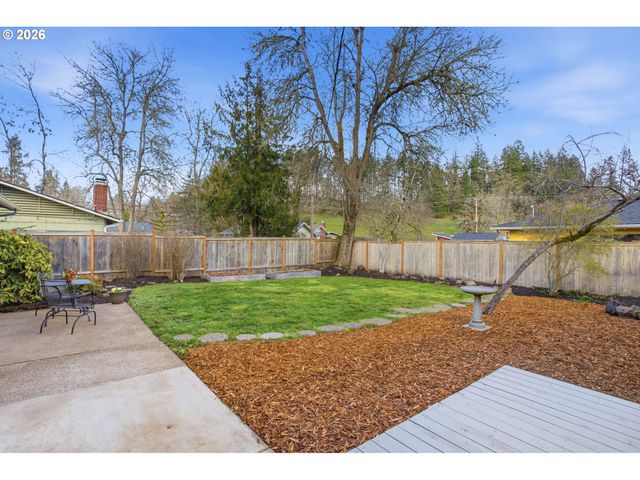 4295 FERRY St, Eugene, OR 97405