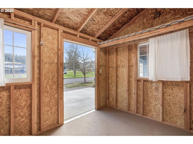 4295 FERRY St, Eugene, OR 97405