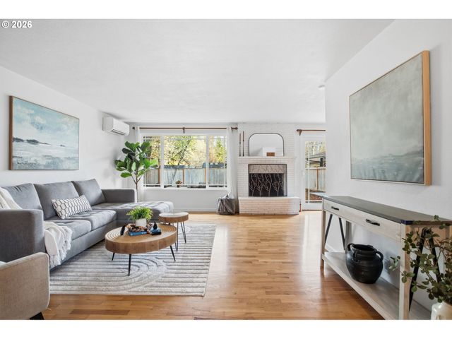 4295 FERRY St, Eugene, OR 97405