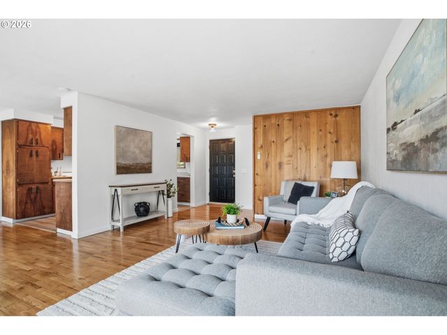 4295 FERRY St, Eugene, OR 97405