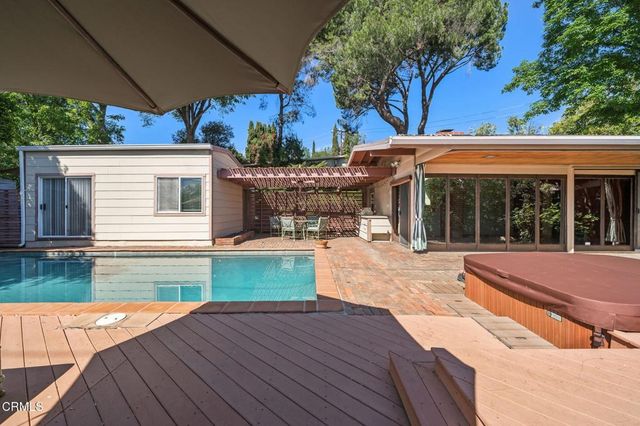 127 South Lane, South Pasadena, CA 91030