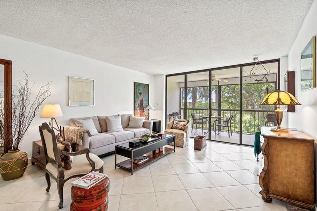 6320 BOCA DEL MAR Drive 302, Boca Raton, FL 33433
