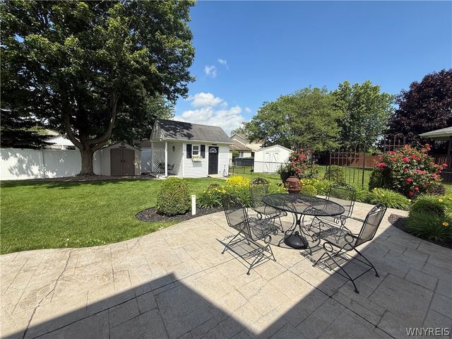 24 Gale Drive, Lancaster, NY 14086