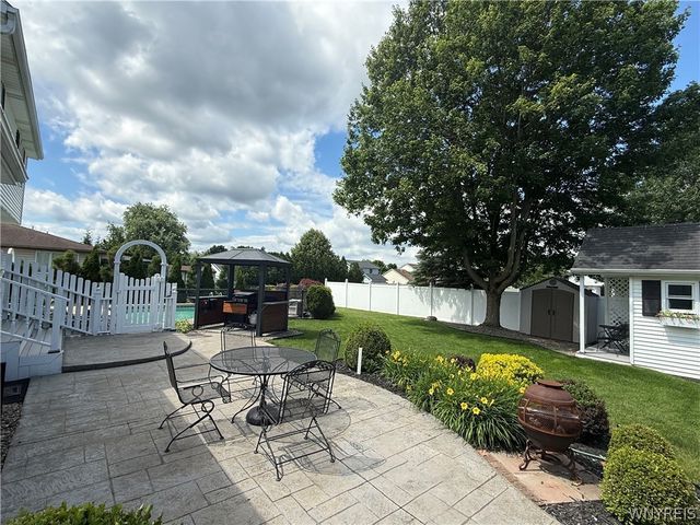 24 Gale Drive, Lancaster, NY 14086